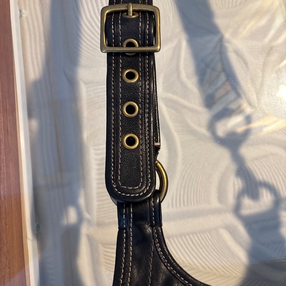 Vintage Coach Legacy Hippie Shoulder Bag Style 10325 – Black Leather with Brass - Picture 15 of 17